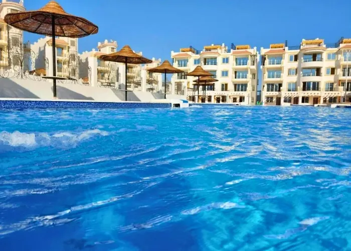 Hills Oasis-pool View