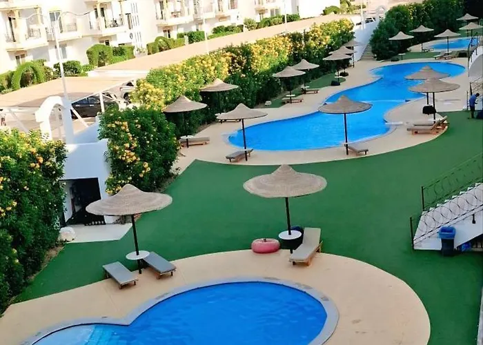 Hills Oasis-pool View Apartment *
