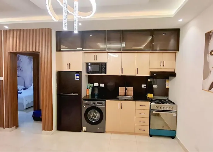 Hills Oasis-pool View Apartment