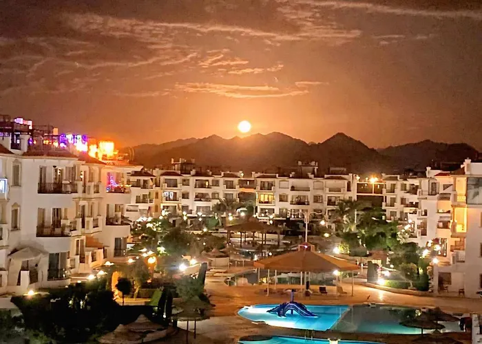 Hills Oasis-pool View