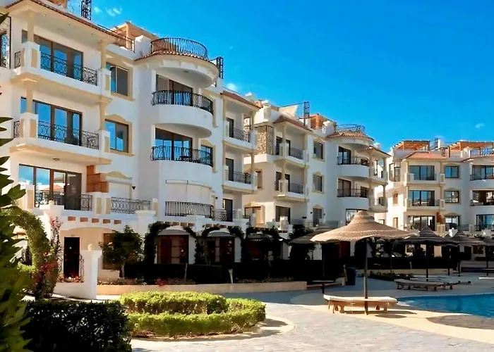 Hills Oasis-pool View